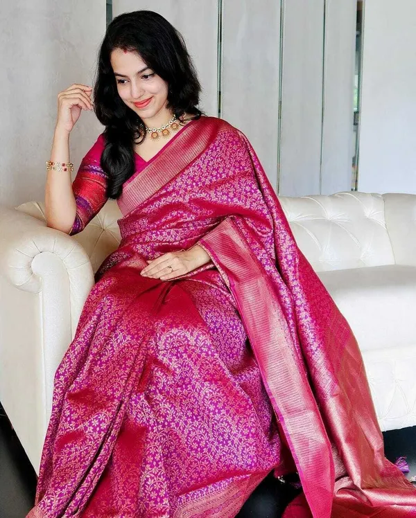 Pink_Woven_Banarasi_Jacquard_Saree_(Pink)